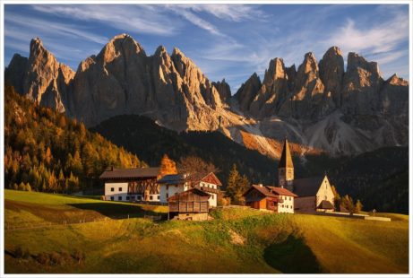 Alpská architektura ve Val di Funes - fotografický workshop Čarovné podzimní Dolomity