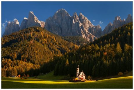 Pohádkový kostelík ve Val di Funes - fotografický workshop Čarovné podzimní Dolomity