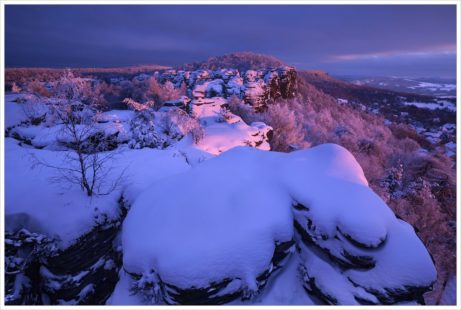 Poslední večerní světlo v zimních Tiských stěnách - fotografický workshop Labské pískovce a Krušné hory