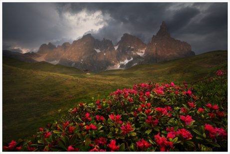 Blížící se letní bouřka poblíž chaty Baita Segantini - fotografický workshop Rozkvetlé letní Dolomity